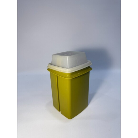 Vintage Green Tupperware Pickle Container 1330-6 *  7" TALL  3 1/2" SQUARE - Picture 1 of 6